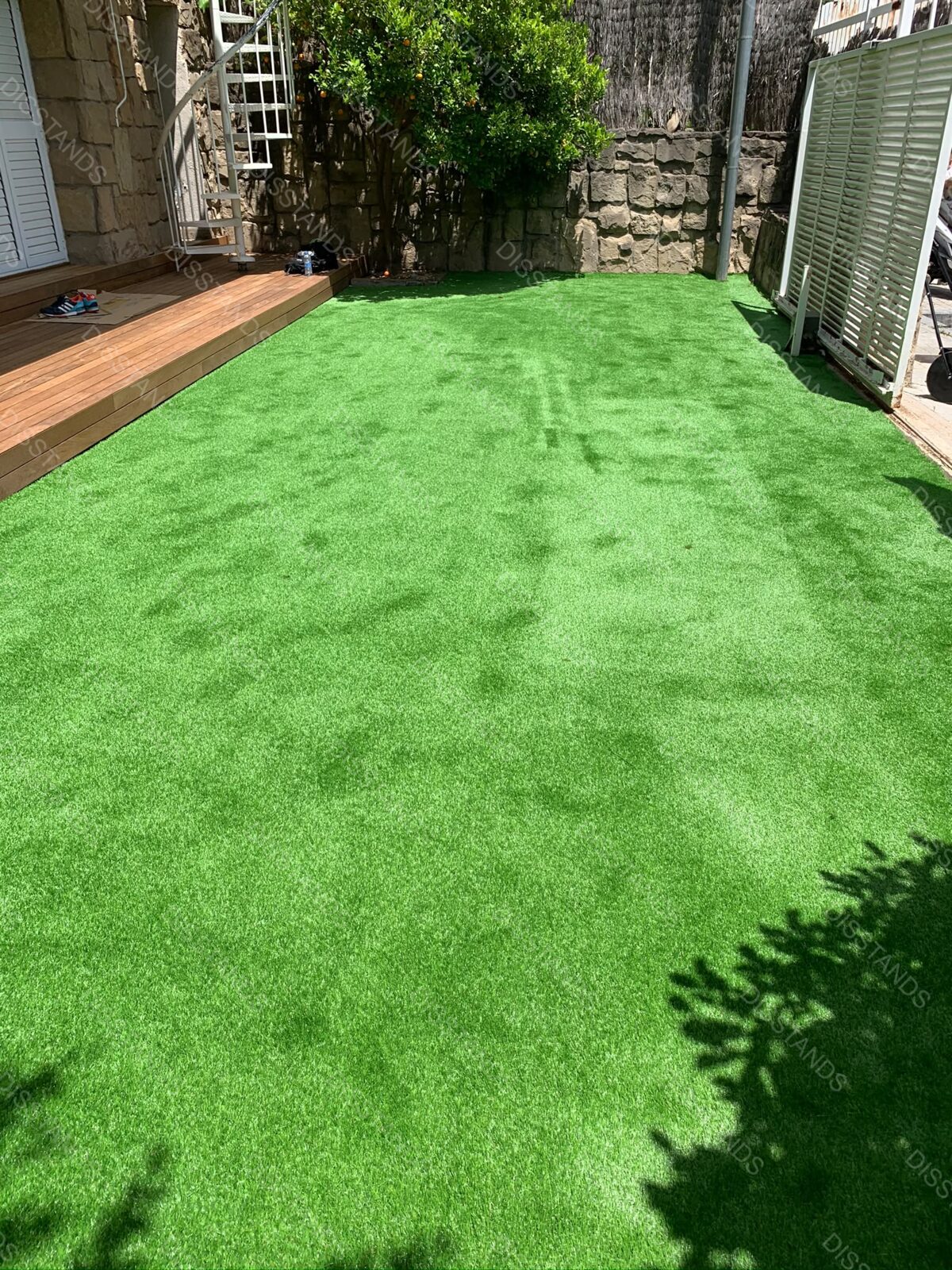 Césped Bredis 30MM - Después: jardín terminado, vista a lo largo