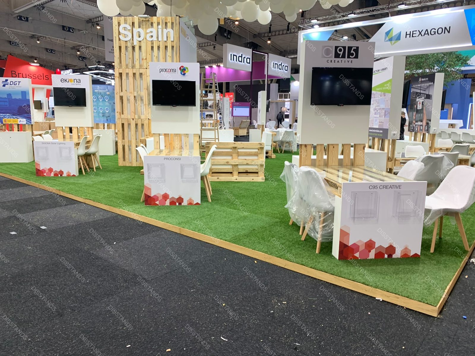 Césped Esendis 20MM - Stand en feria internacional