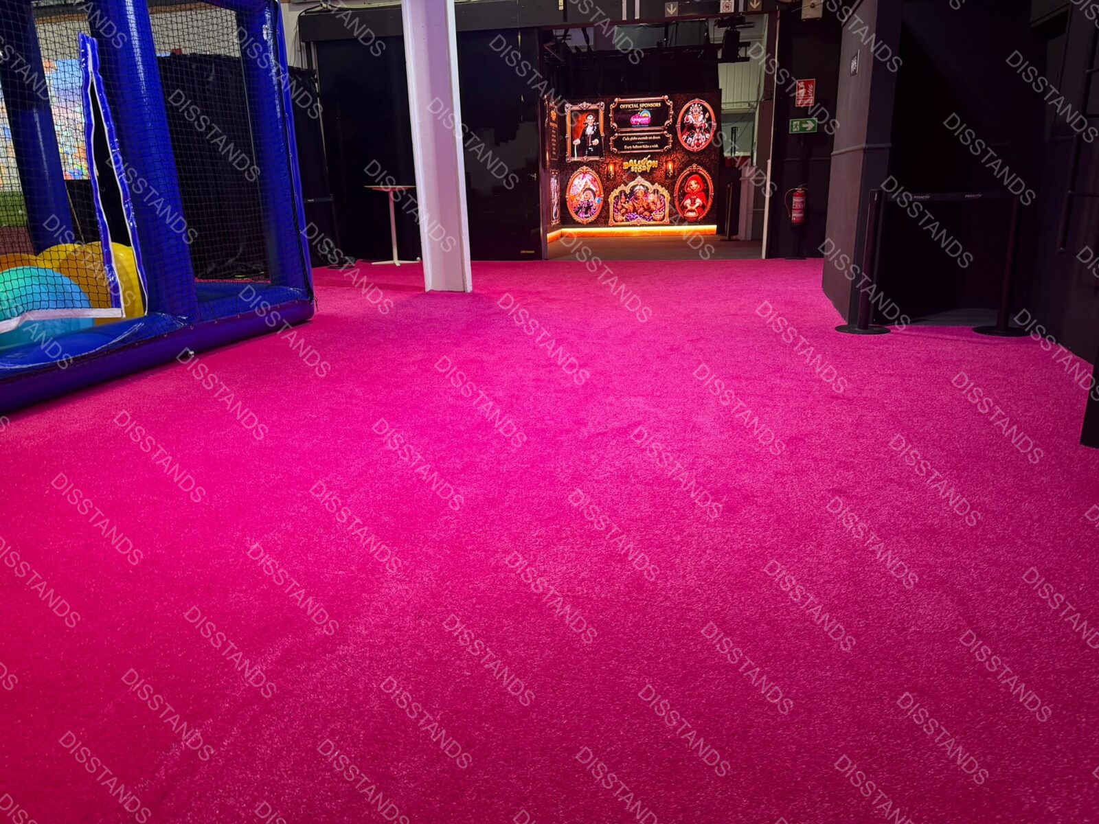 Césped Kids Colores - Fucsia en zona de juegos infantil