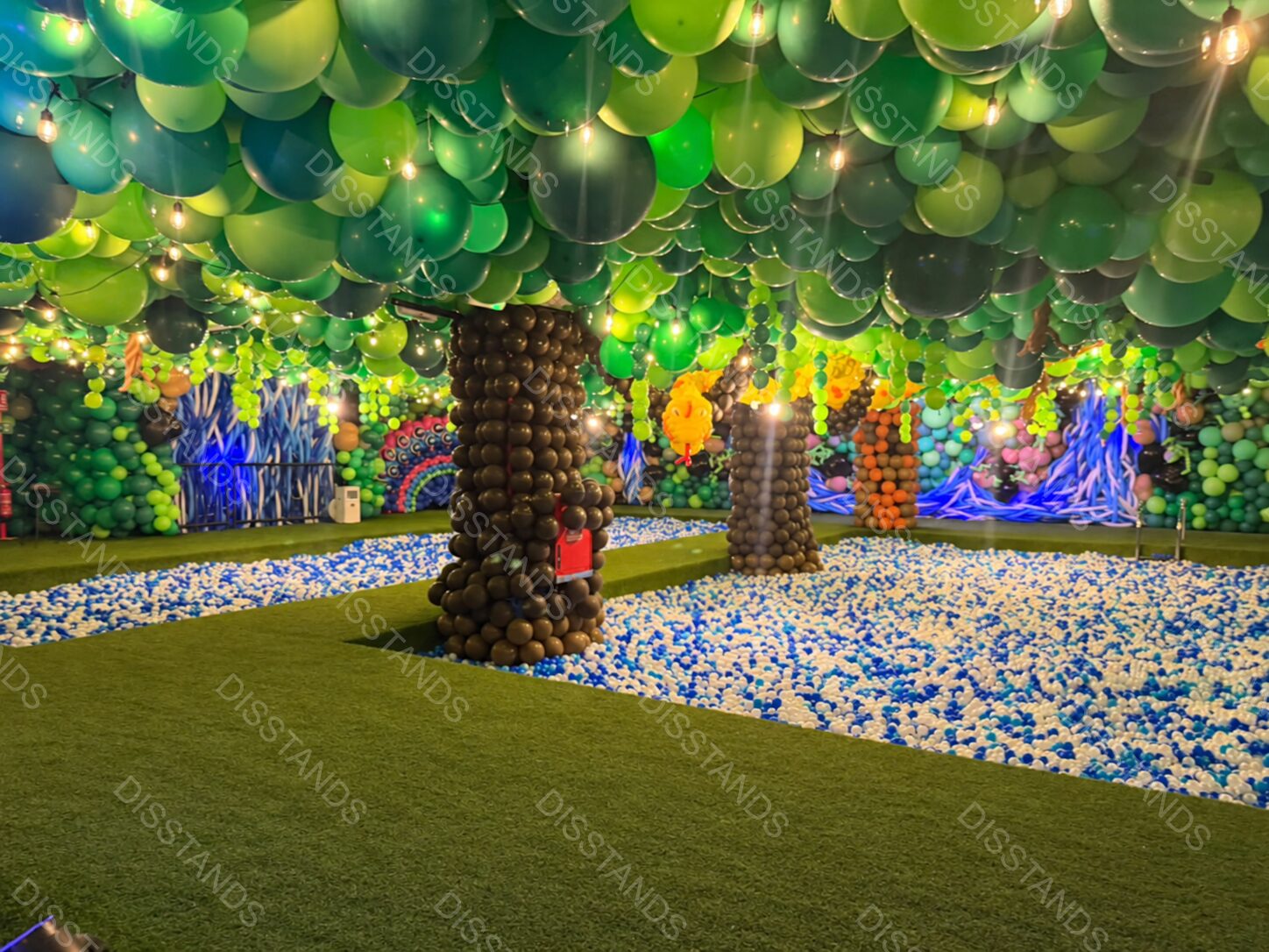 Césped Mondis 40MM - Balloon Story, parque de bolas con bosque de globos