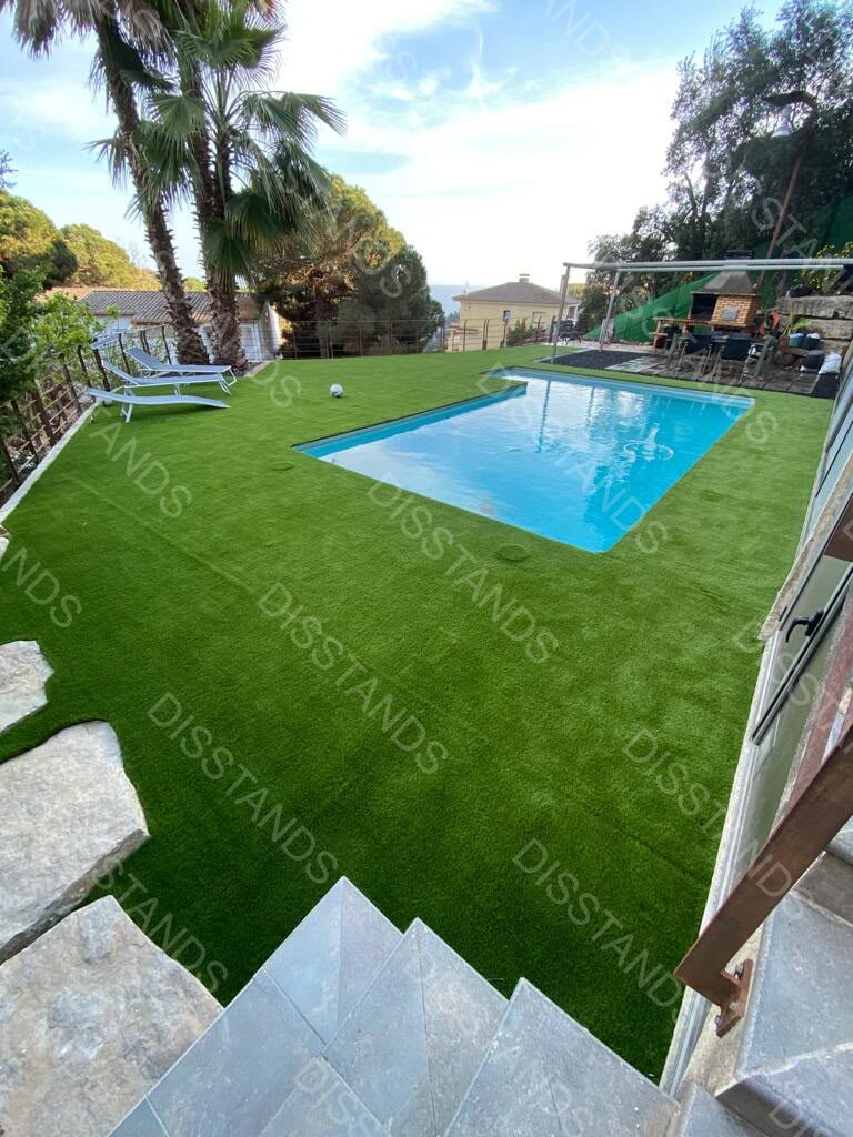 Césped Mondis 40MM - Pradera alrededor de la piscina