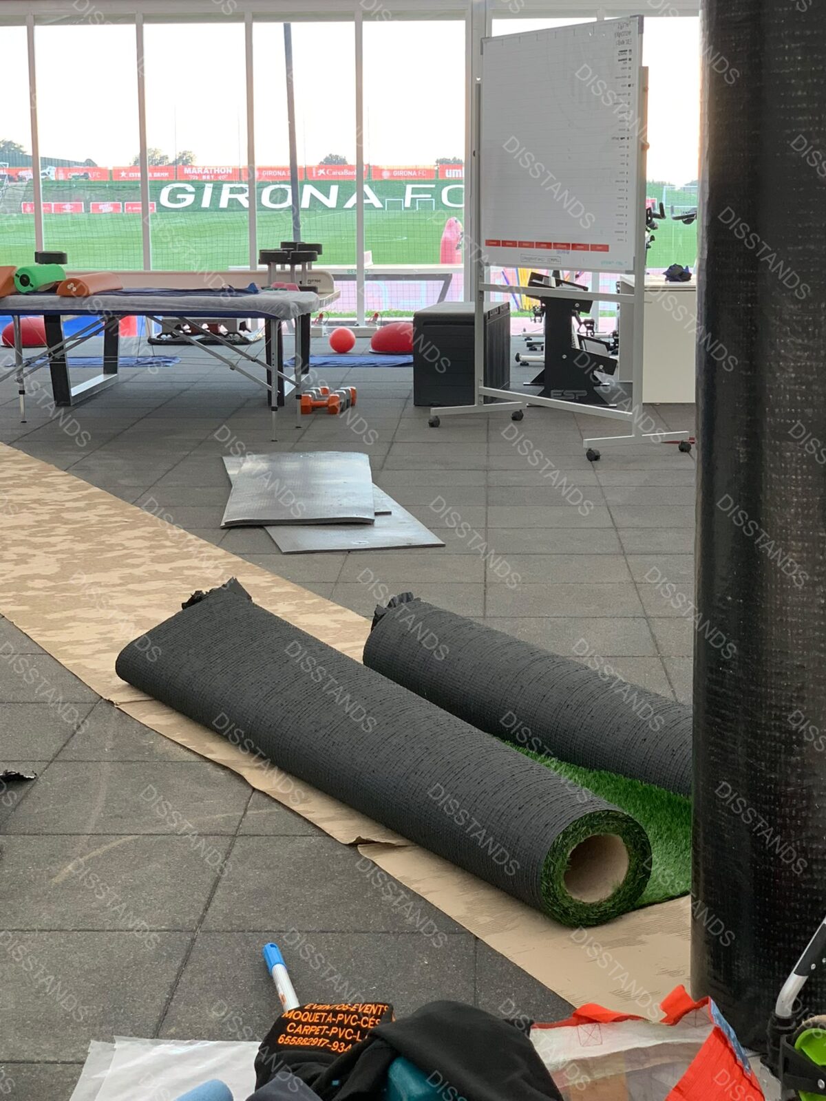 Césped Sungdis Multisport 25MM - Instalación en el gimnasio del Girona FC