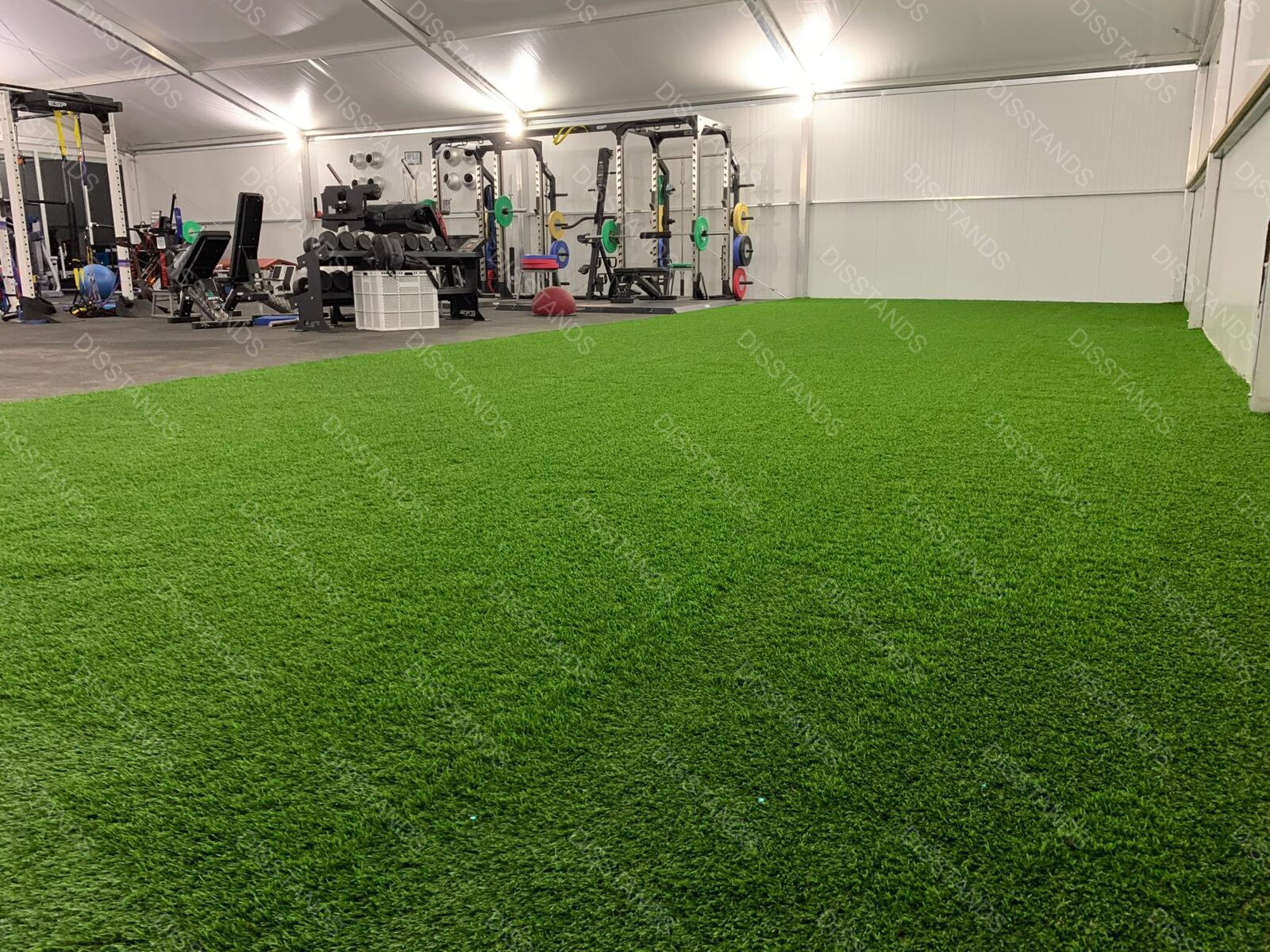 Césped Sungdis Multisport 25MM - Zona de entrenamiento en gimnasio