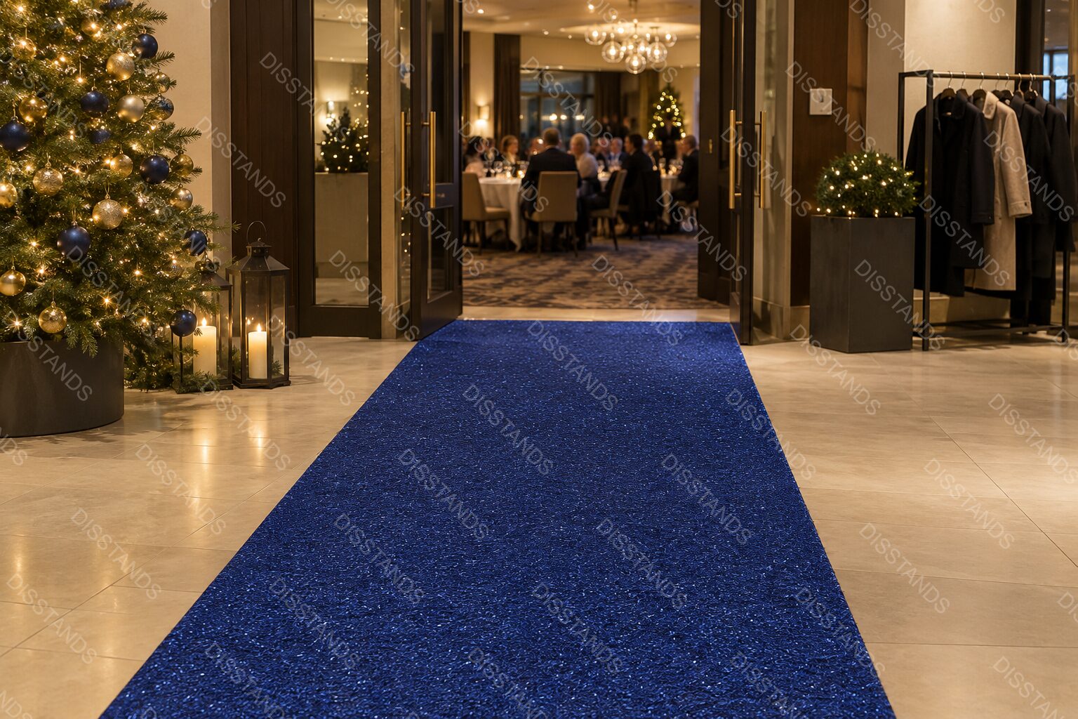 Pasillo azul en un vestíbulo de evento